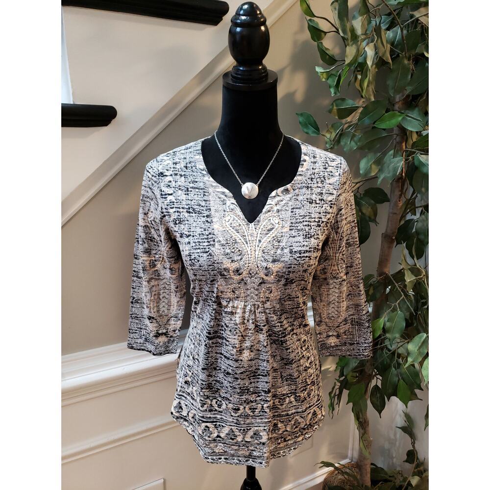 One World Gray Black Blouse SP Gray Black Embellished V Neck Stretch Boho Print
